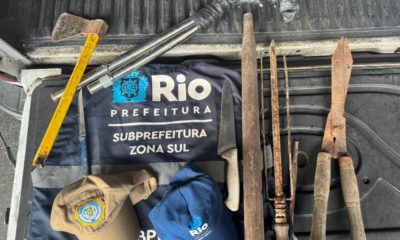 Prefeitura do Rio remove ocupação irregular em da viaduto da Rocinha