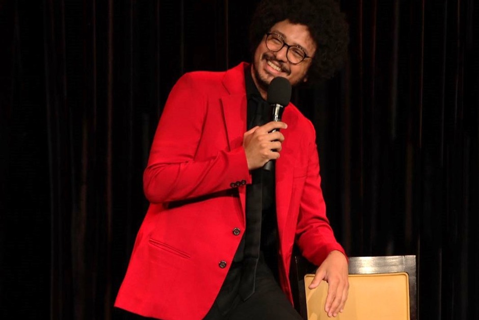 João Pimenta estreia stand-up na Festa da Comédia Carioca, no Teatro Prio (Foto: Divulgação)
