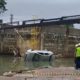 Carro derrubou muro da estação Acari/Fazenda Botafogo