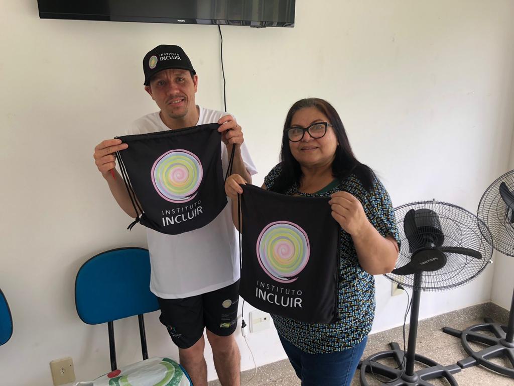 Projeto gratuito com atividades esportivo-pedagógicas, psicológicas e nutricionais transforma vida de jovem com deficiência em Itaguaí, RJ