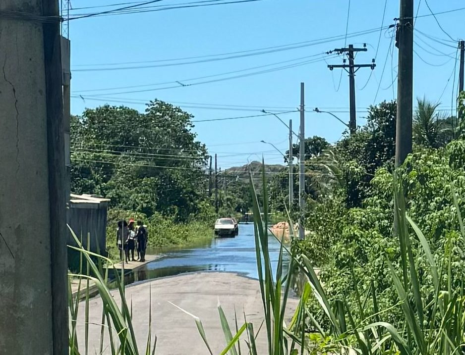 Fundos da CIEP Eugenia Moreyra, no bairro do Amapá, em Caxias