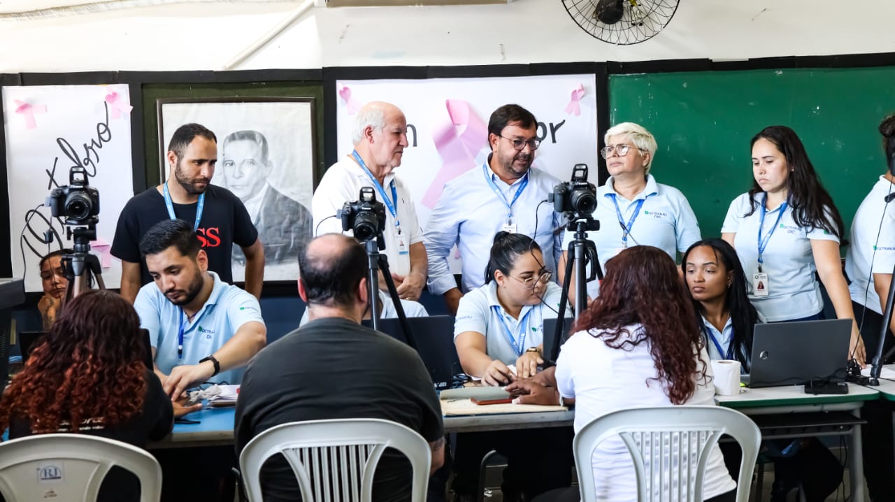 Detran faz mutirão para emissão de documentos de vítimas de enchente no RJ