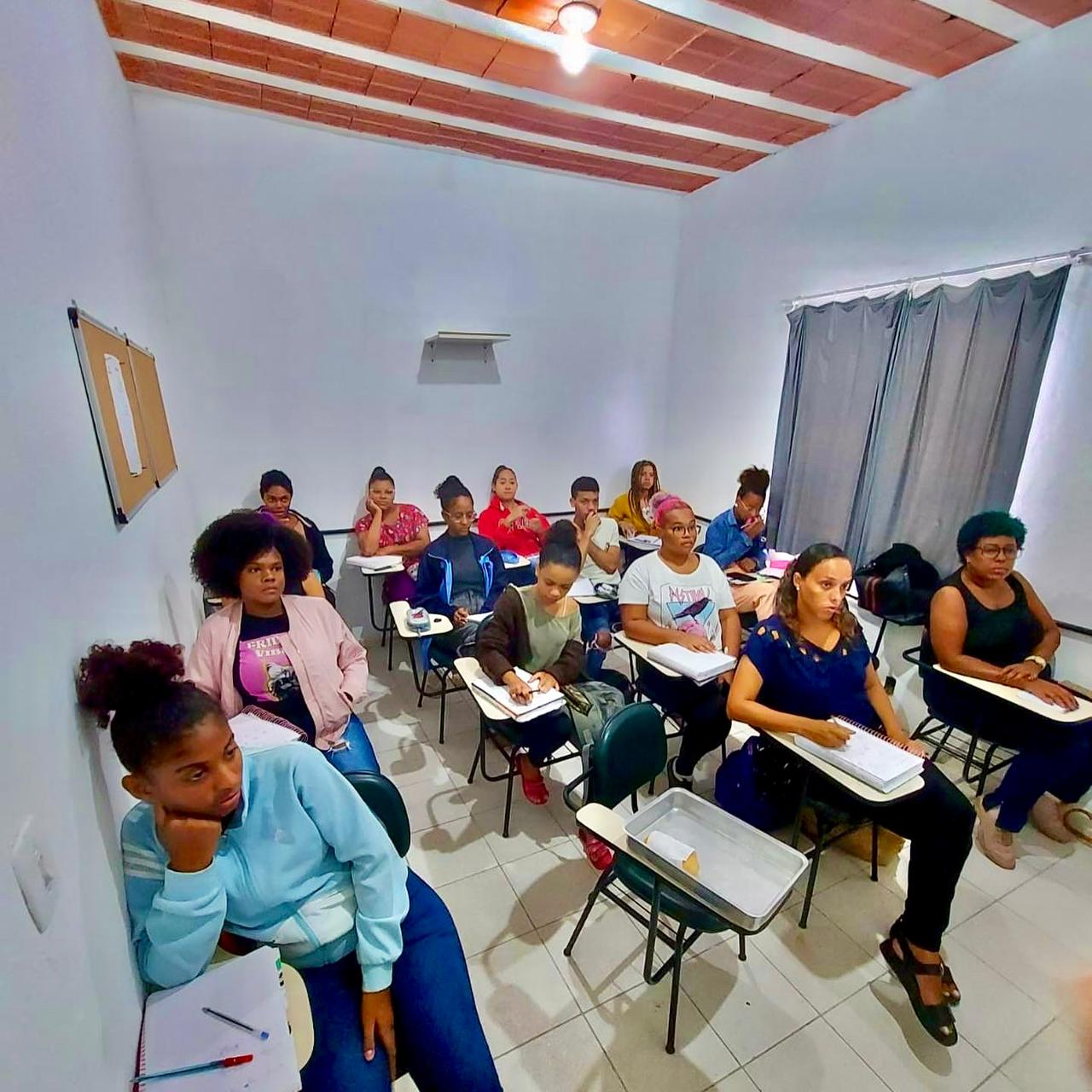 Alunos de pré-vestibular social da Cidade de Deus são aprovados em universidades públicas (Foto: Divulgação)