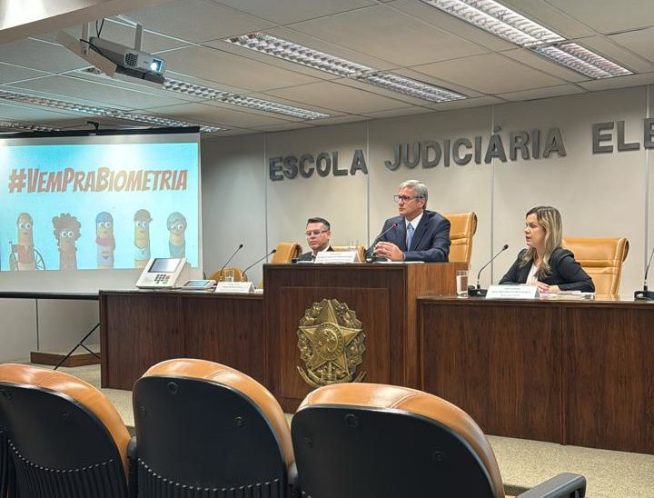 TRE-RJ quer cadastrar todos os eleitores do estado no sistema de biometria até maio