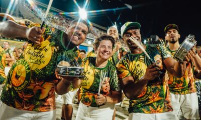 Bateria da Mocidade agita o pré-carnaval do Shopping Metropolitano Barra (Foto: Divulgação)