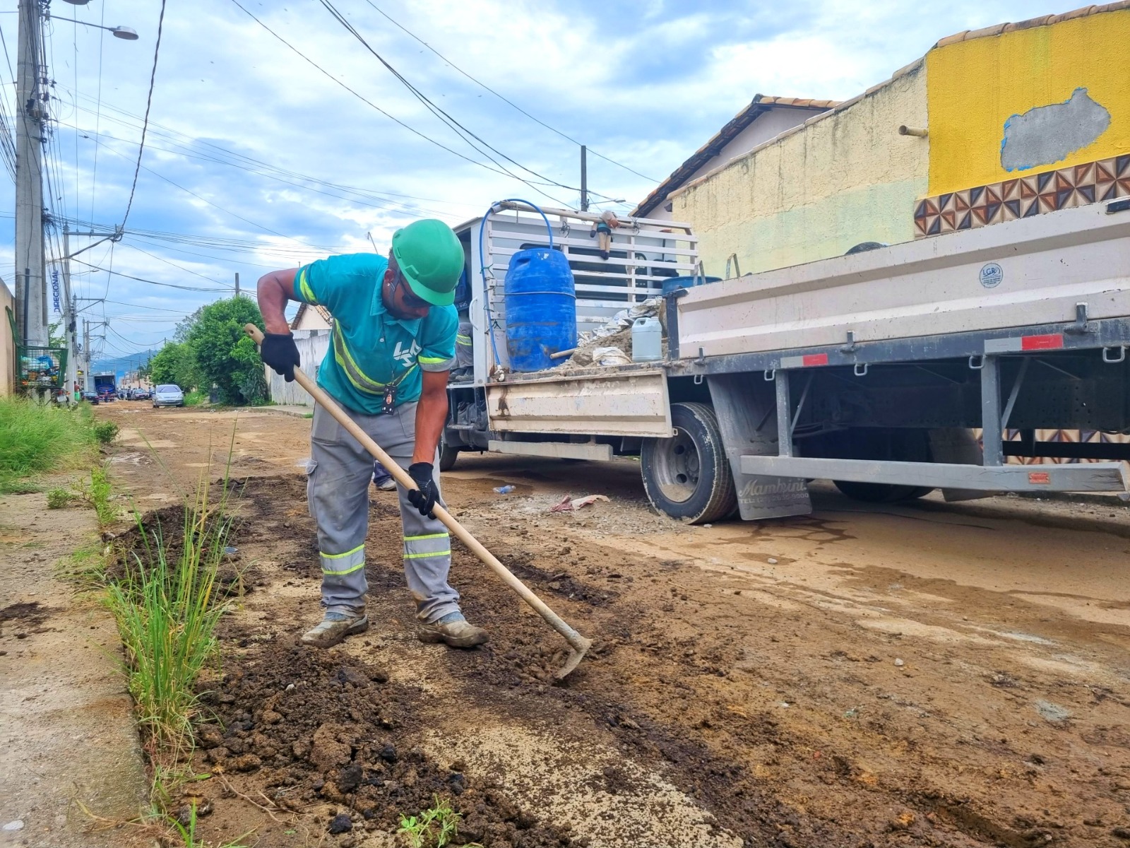 Obras em Belford Roxo levam água tratada para mais de 2 mil moradores