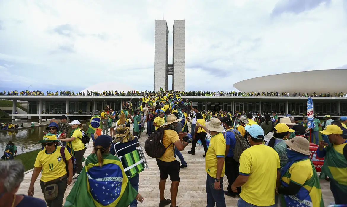 Manifestantes invadem Congresso Nacional, STF e Palácio do Planalto em Brasília (Foto: Marcelo Camargo/Agência Brasil)