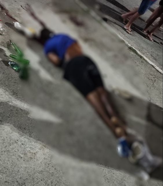 Homem morto foi identificado como Patrick dos Reis de Paulo, de 31 anos. Ele tinha 17 anotações criminais, sendo cinco por homicídio (Foto: Reprodução)