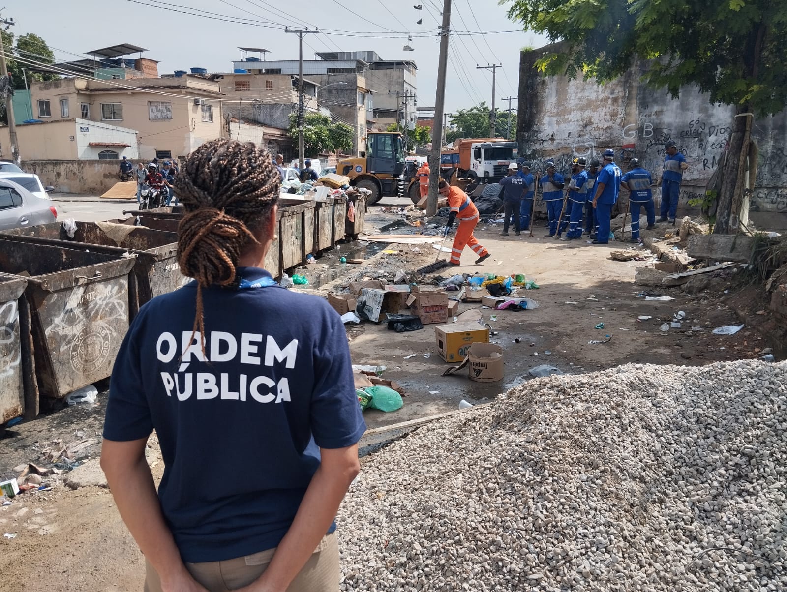 Prefeitura remove sete estruturas ilegais no bairro de Benfica (Foto: Divulgação)