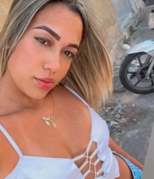 Nívea Meireles dos Santos