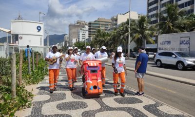 Comlurb laça programa de conscientização sobre o descarte do lixo correto em Ipanema