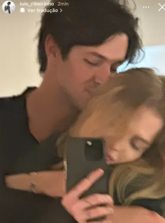 Luísa Sonza ao lado do novo namorado