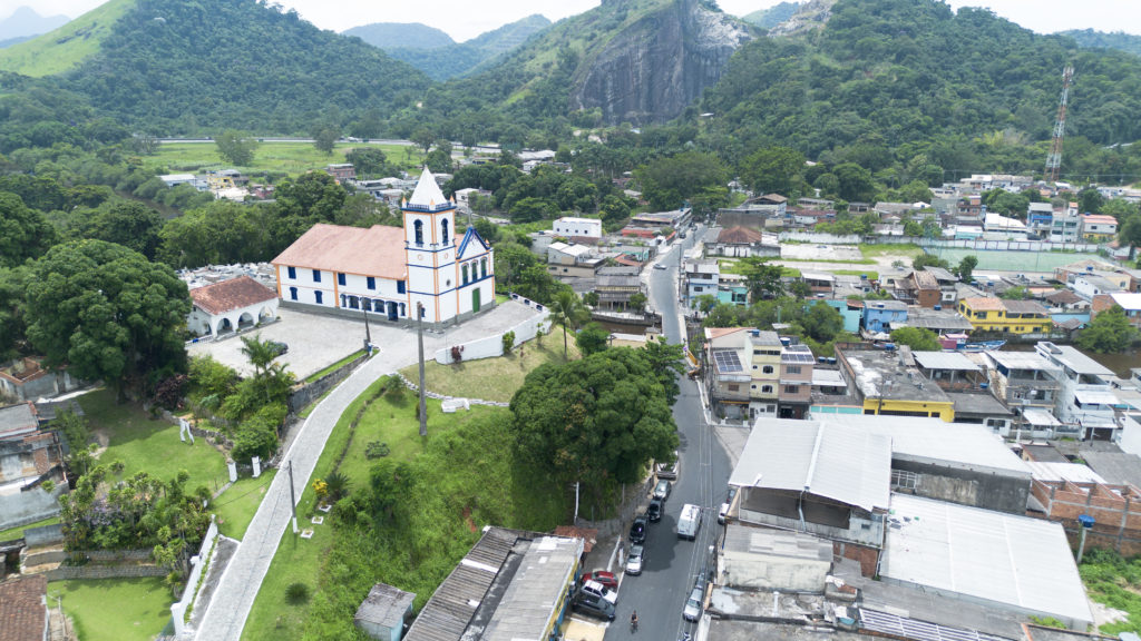Pavimentação em 19 bairros e 53 ruas de Magé. Suruí, na foto, foi um dos distritos beneficiados.