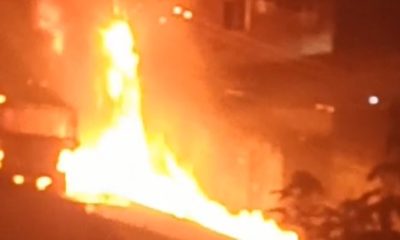 Ônibus incendiado por criminosos no Complexo da Pedreira, na Zona Norte do Rio