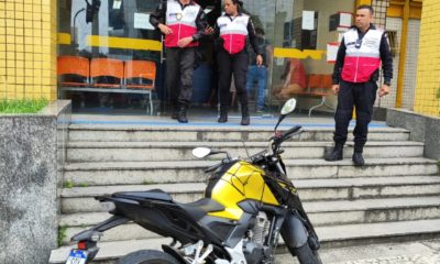 Dupla é presa com moto clonada após perseguição na Avenida Presidente Vargas (Foto: Divulgação)