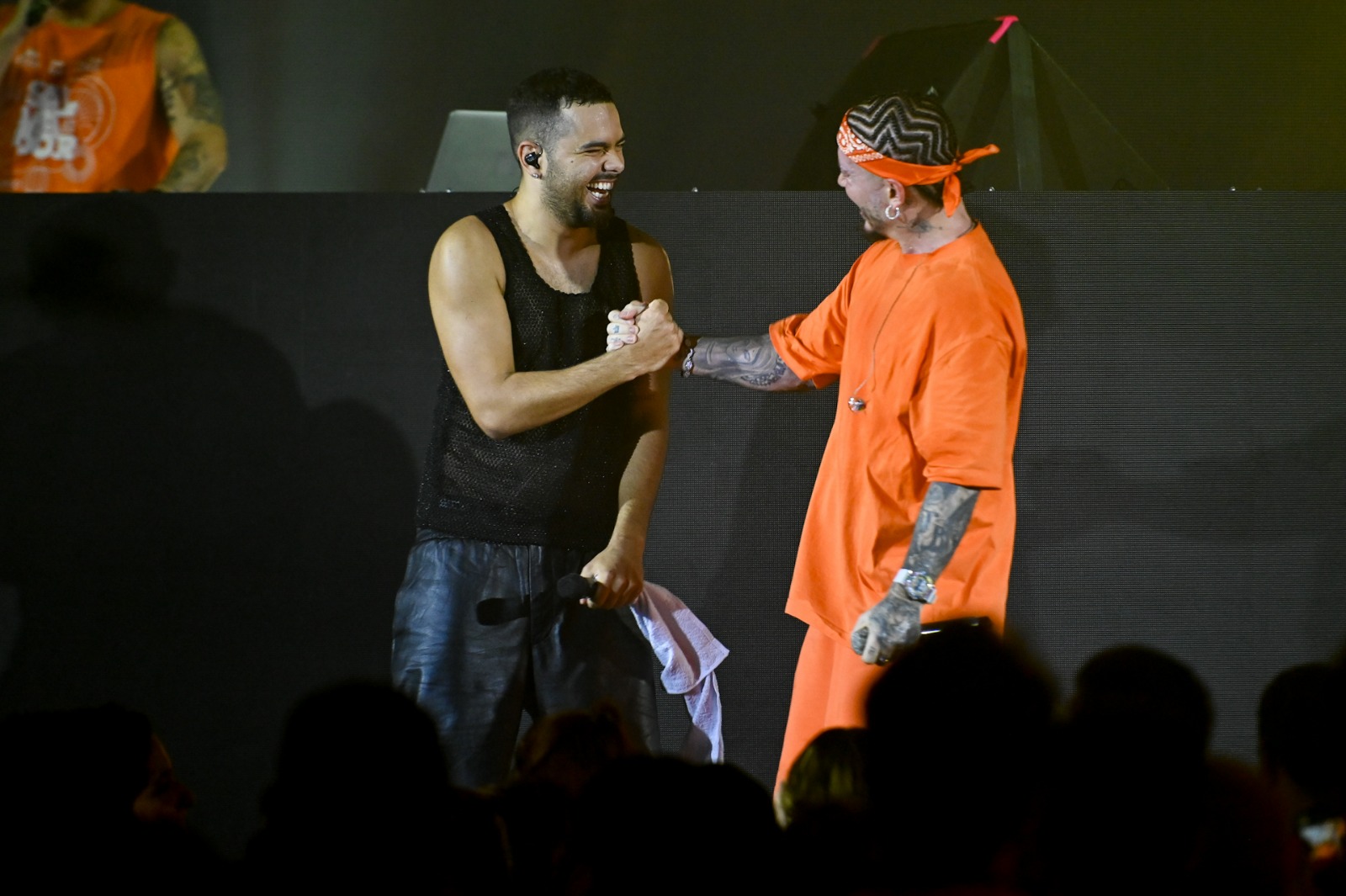 Pedro Sampaio sobe ao palco com J Balvin no Camarote Salvador (Foto: Caio e Thiago Duran / Camarote Salvador)