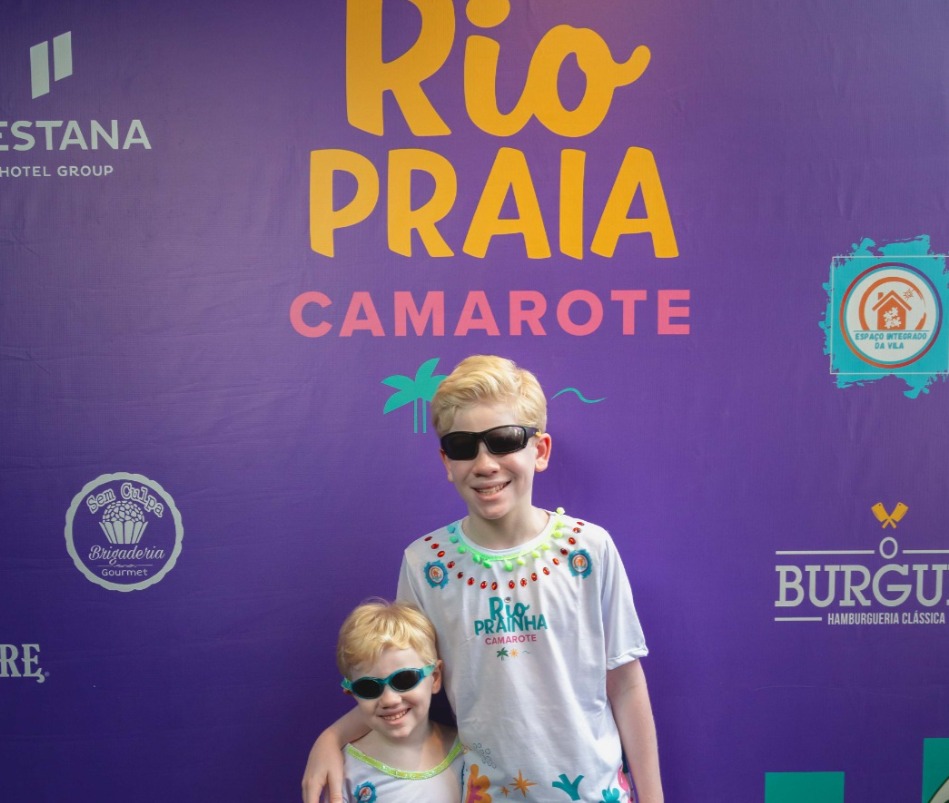 Celebridades mirins aproveitam a terça-feira de Carnaval no camarotinho Rio Praia (Foto: Divulgação)