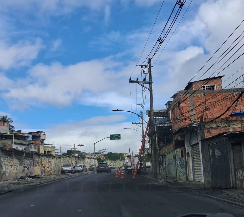 Avenida Pastor Martin Luther King Junior é liberada após ter sido ocupada por um ônibus incendiado por criminosos