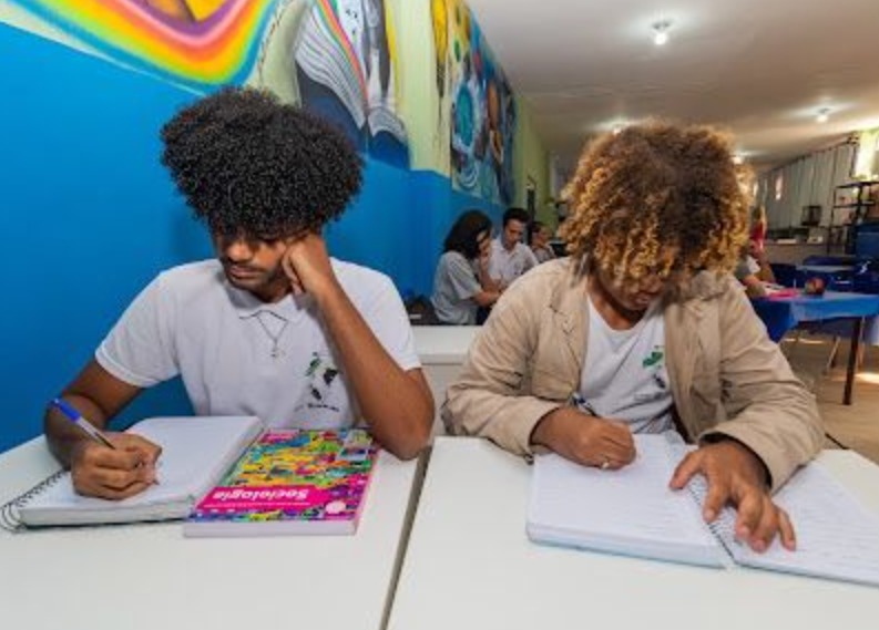Projeto 'Enem na Escola' aprova alunos da rede estadual em universidades públicas e privadas do país (Foto: Divulgação)