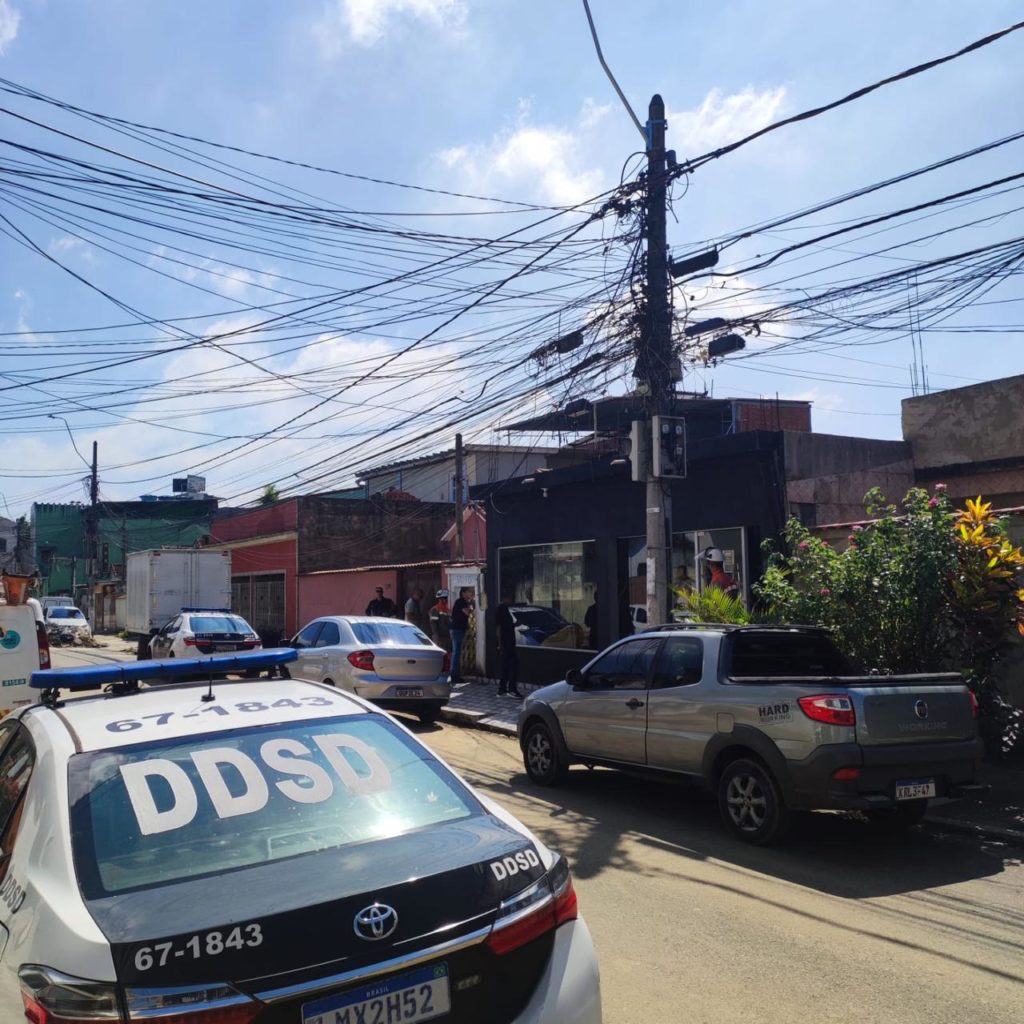 Light em ação de fiscalização contra furto de energia