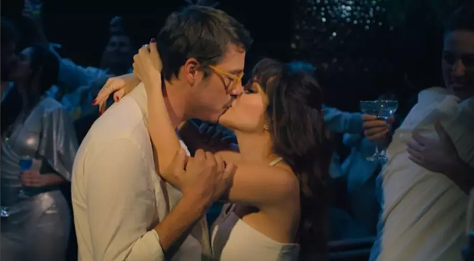 Fábio Porchat e SAndy se beijam em filme