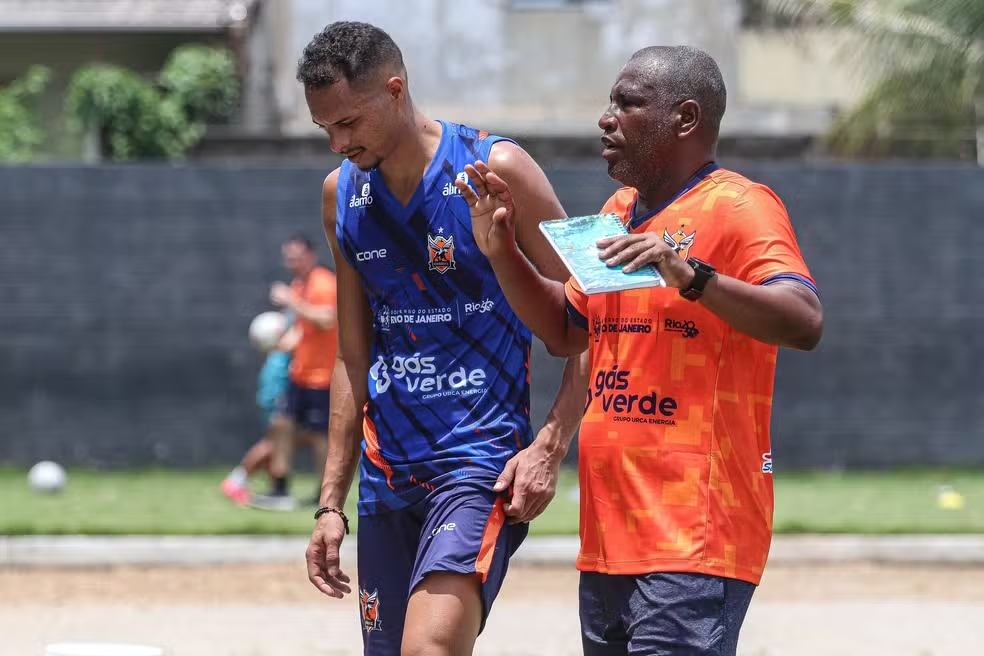 Carlos Vitor, técnico do Nova Iguaçu