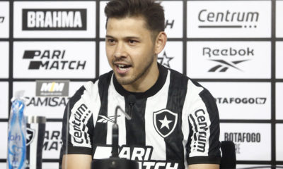 Óscar Romero. Apresentação no Botafogo (FOTO: Vitor Silva/Botafogo FR)