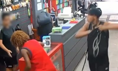 Criminosos roubam loja de celular em Copacabana