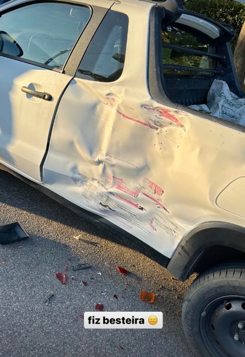 João Gomes compartilha doto de carro amassado