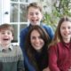Kate Middleton com os filhos em foto alterada