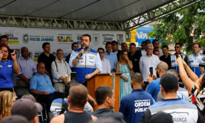 Cláudio Castro entrega novas viaturas em Volta Redonda