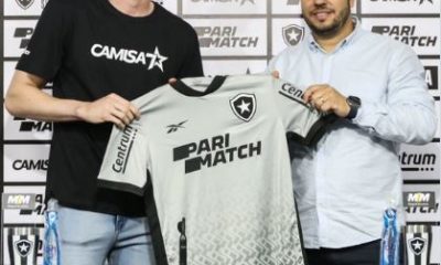 Goleiro Raul é apresentado em coletiva no Botafogo