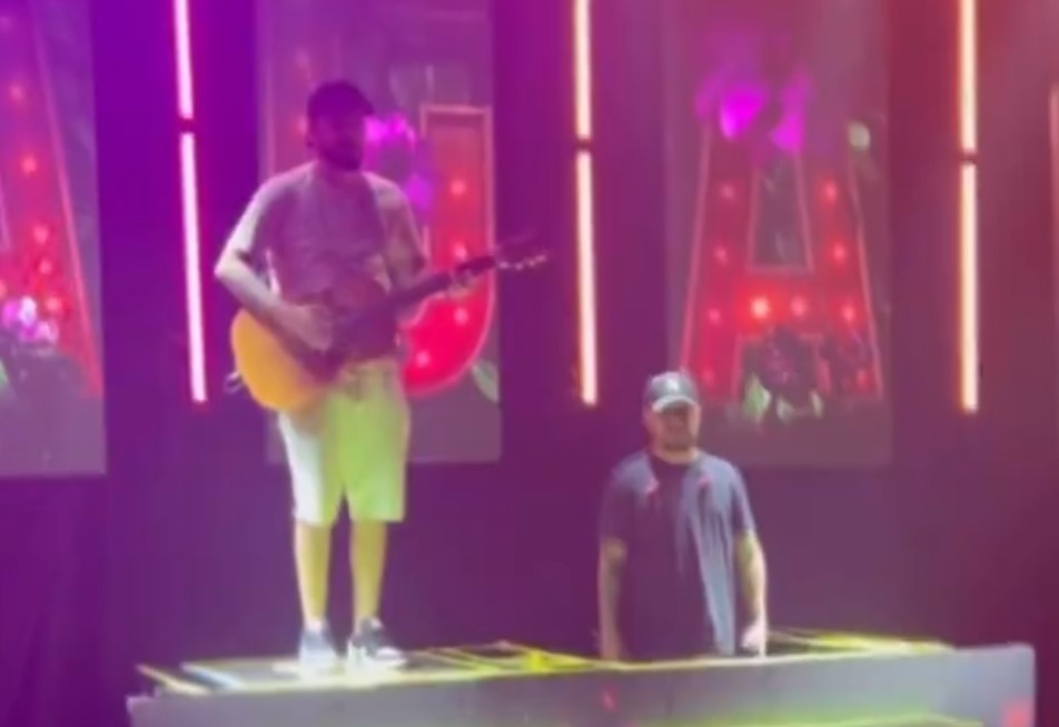 Sertanejo sofre queda brusca durante ensaio