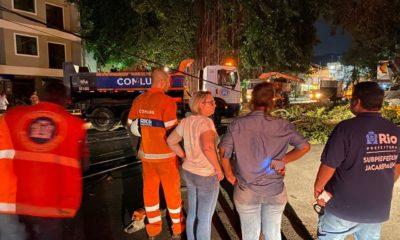 Subprefeitura de Jacarepaguá lidera operação para retirada de galhos em fios elétricos