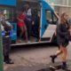 Travestis presos por extorquir turista no Rio