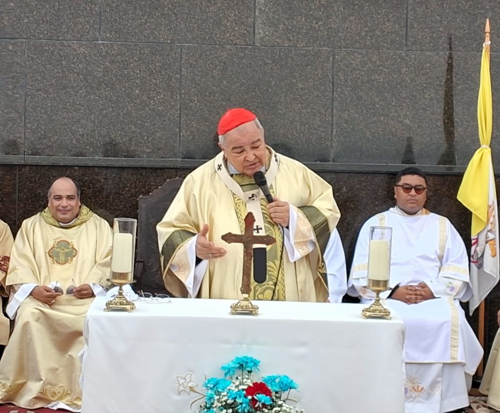 Dom Orani Tempesta celebra missa no Cristo Redentor