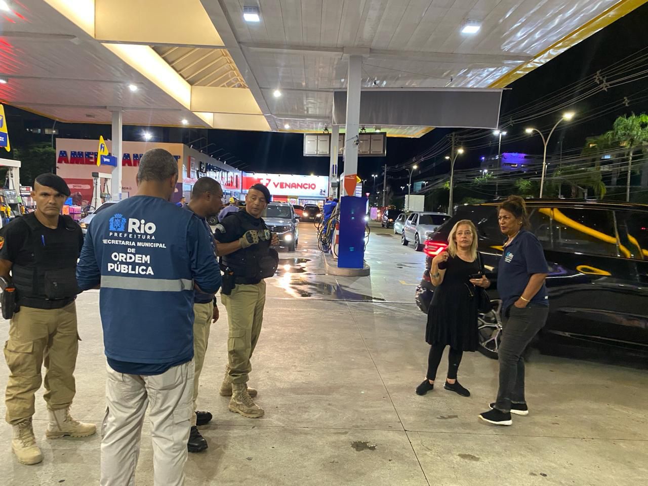 Prefeitura do Rio impede pega na Avenida Abelardo Bueno