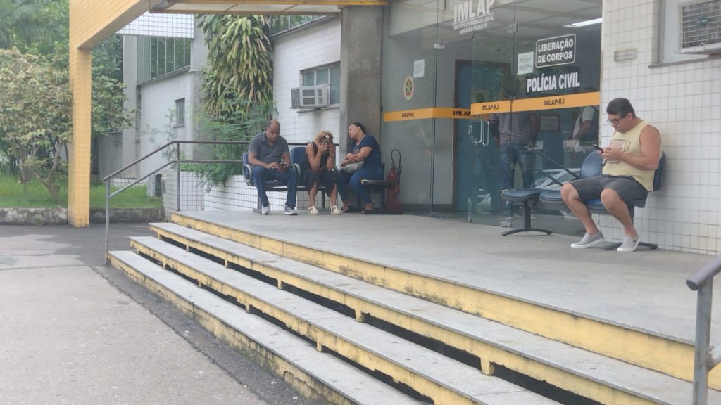 Família de Yago de Farias chora a morte do adolescente