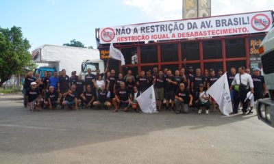 Manifestação de caminhoneiros na Avenida Brasil