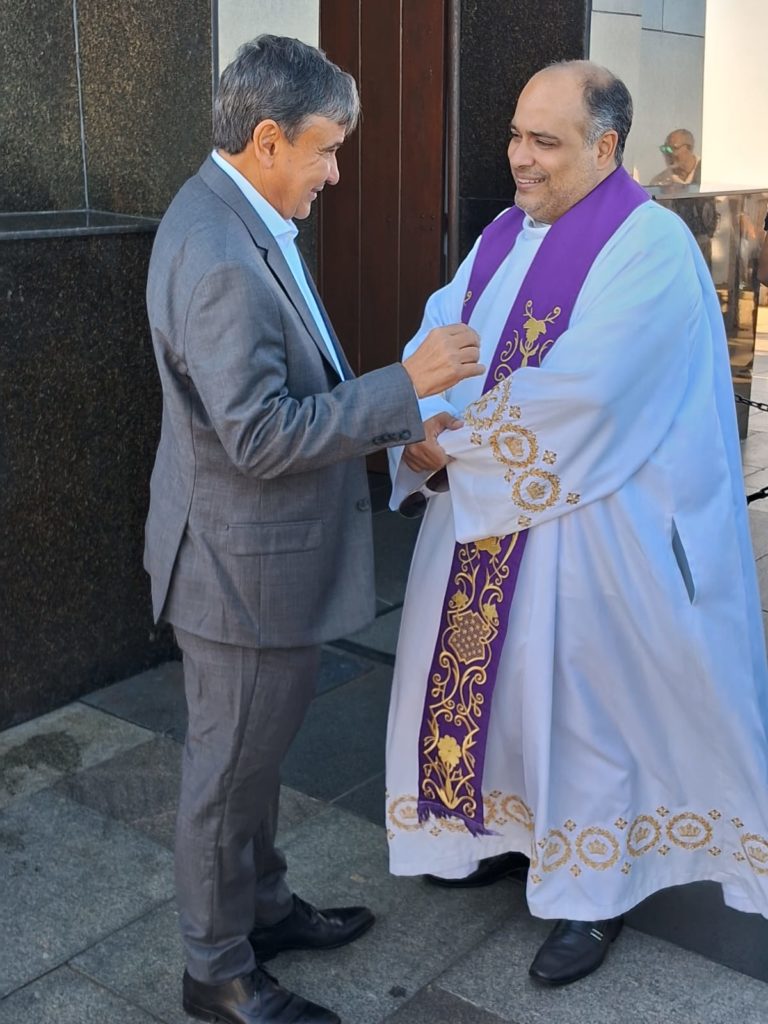 Ministro Wellington Dias e Padre Omar no Cristo Redentor