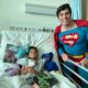 Pacientes internados no INTO recebem visita especial do Super-Homem (Foto: Divulgação)