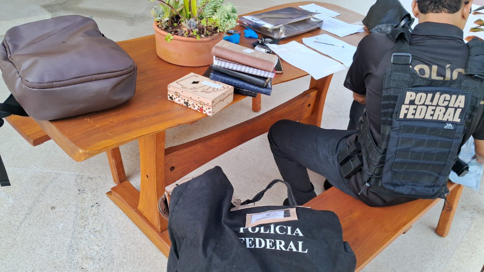 PF realiza operação contra fraudes na Saúde de Duque de Caxias