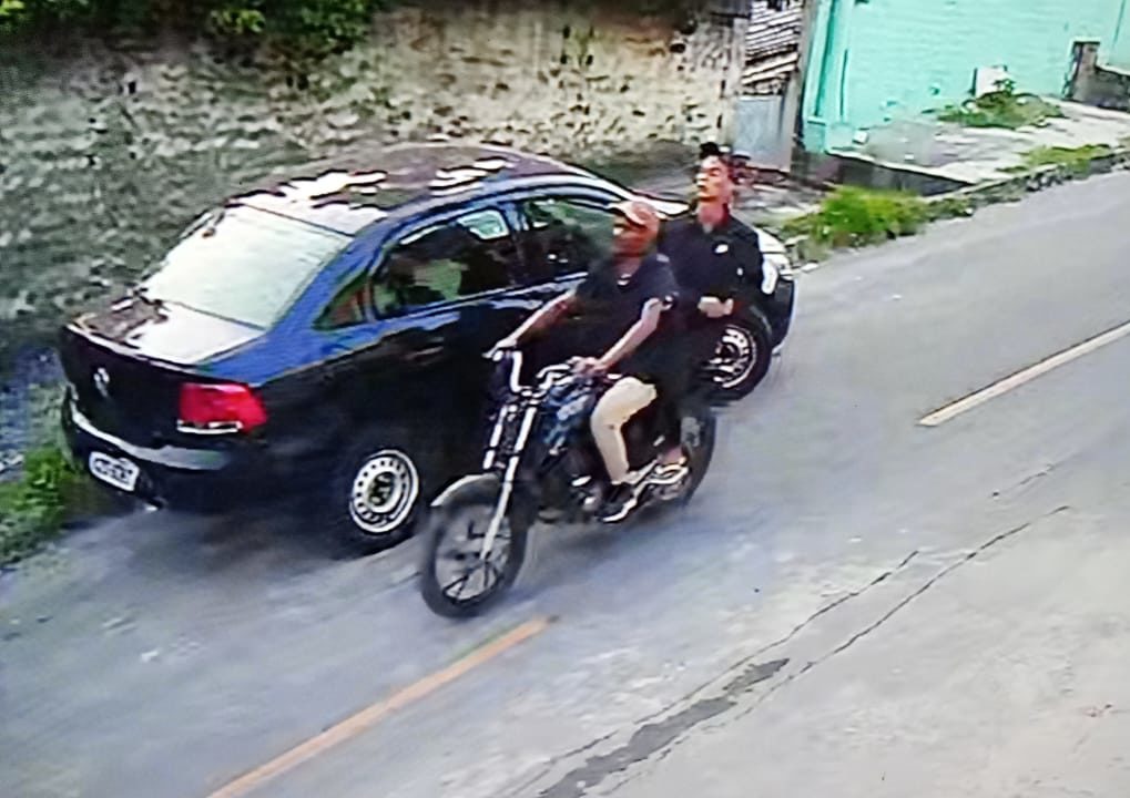 Câmeras flagram fuga de bandidos que mataram estudante de direito na Baixada