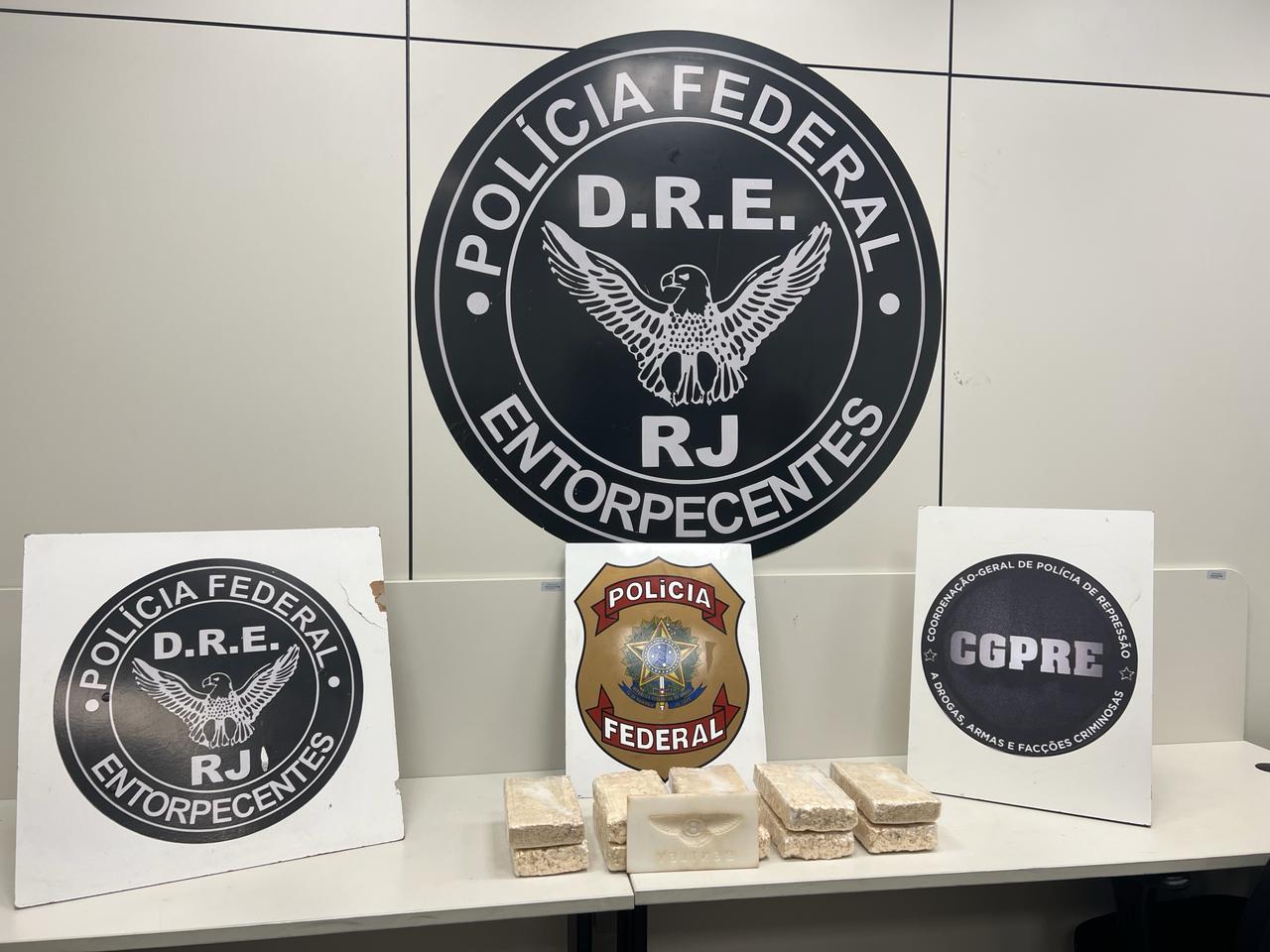 Mulher é presa ao viajar em ônibus com 10kg de cocaína na bagagem (Foto: Divulgação)