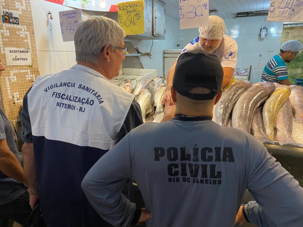 Fiscalização no comércio de pescado