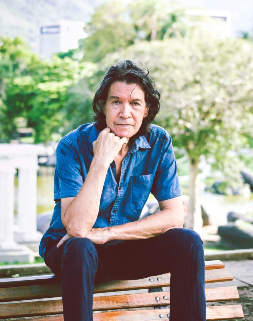 Matemático e escritor Celso José da Costa