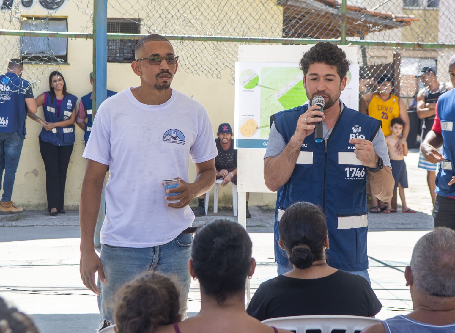 Prefeitura dá início à construção de campo de grama sintética para a Copa Minha Casa, Minha Vida