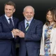 Presidente Lula, presidente da França, Macron, e a primeira dama do país, Janja Lula
