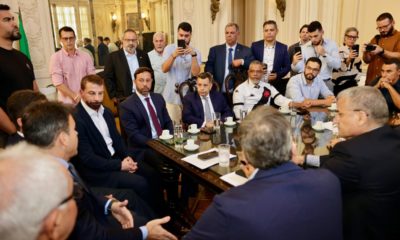 Reunião de Pedrinho na Câmara de Vereadores (FOTO: Reprodução/Twitter)