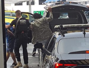 Policiais e bombeiros do RJ são alvos de operação contra tráfico de animais